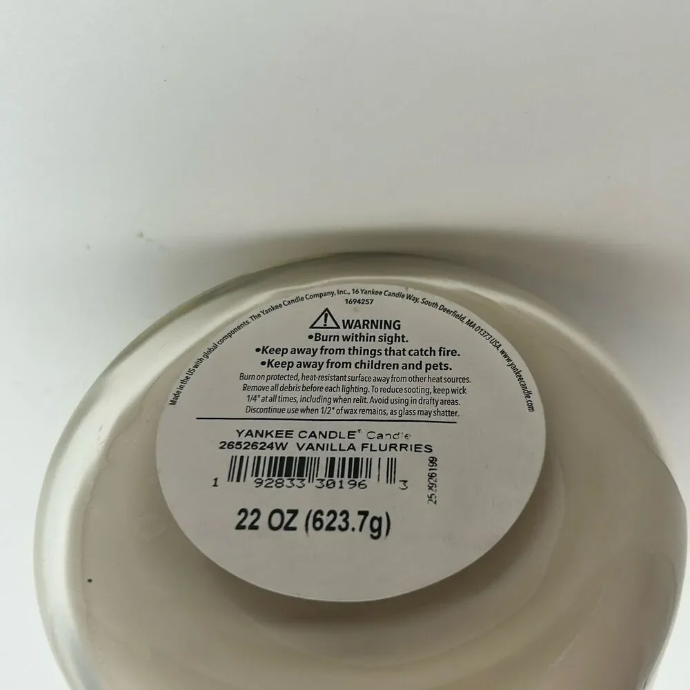 Yankee Candle Vanilla Flurries 22 oz Large Jar Candle NEW Après Ski Rare